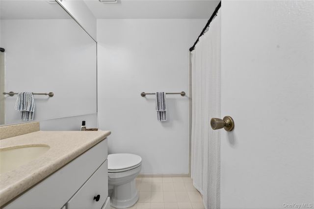 9 Vista Drive N, Manorville, NY 11949
