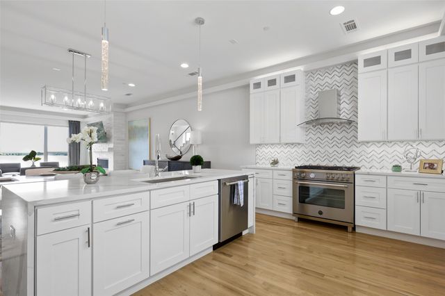 13001 Hutton Drive 31, Farmers Branch, TX 75234