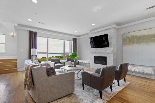 13001 Hutton Drive 31, Farmers Branch, TX 75234