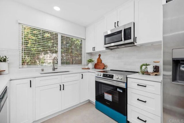 711 La Quebrada, Encinitas, CA 92024