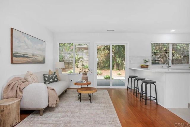 711 La Quebrada, Encinitas, CA 92024