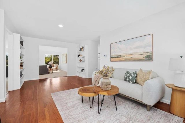 711 La Quebrada, Encinitas, CA 92024