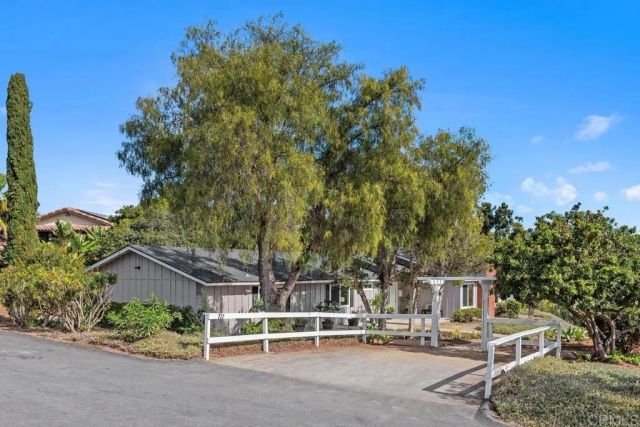 711 La Quebrada, Encinitas, CA 92024