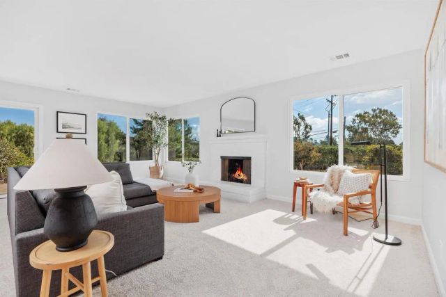 711 La Quebrada, Encinitas, CA 92024