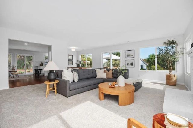 711 La Quebrada, Encinitas, CA 92024