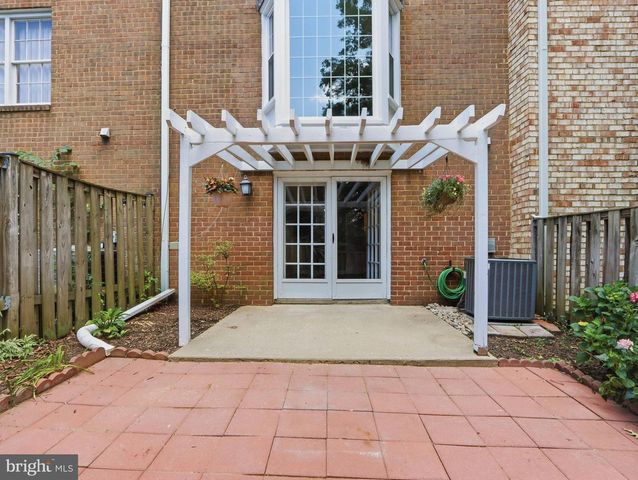 1650 ALBERMARLE DR, Crofton, MD 21114
