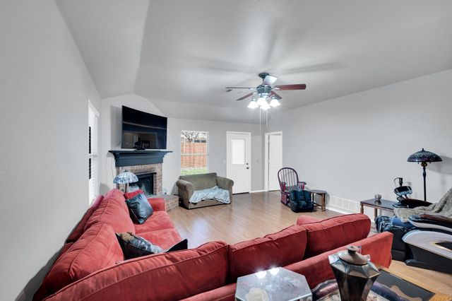 104 Coyote Run, Waxahachie, TX 75165