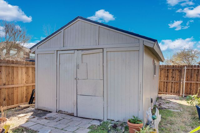 104 Coyote Run, Waxahachie, TX 75165