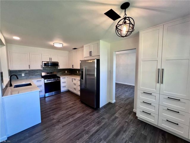 964 Wasserman DR, Virginia Beach, VA 23454