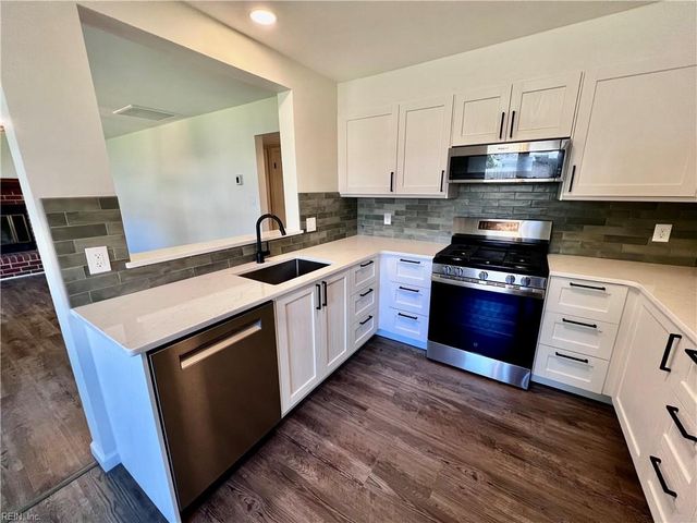 964 Wasserman DR, Virginia Beach, VA 23454