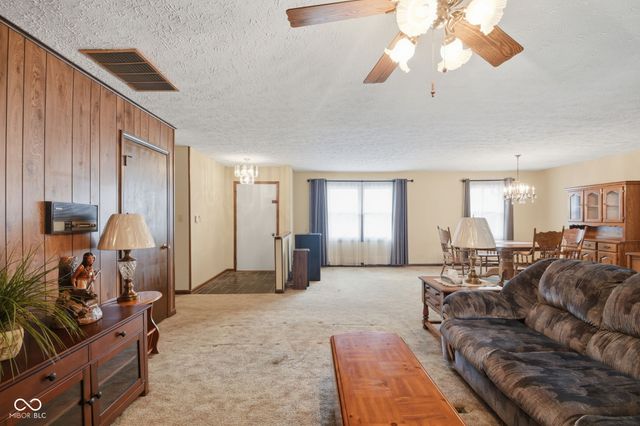 4034 S Nevermind Way S, Greenwood, IN 46142