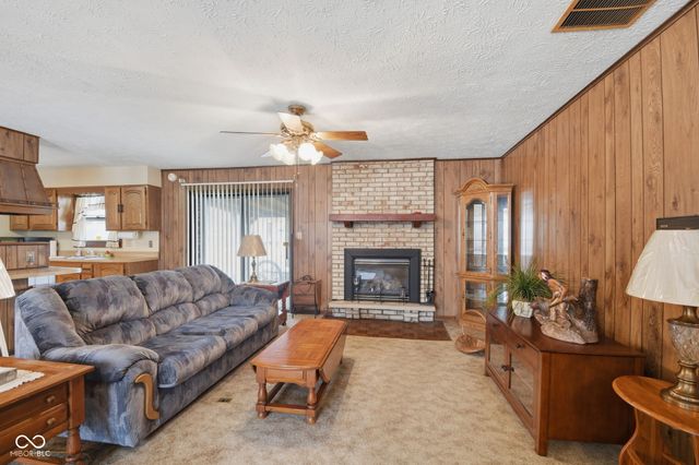 4034 S Nevermind Way S, Greenwood, IN 46142