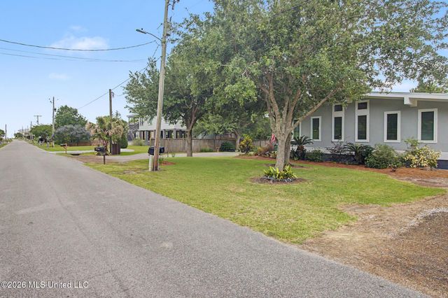 159 Vacation Lane, Waveland, MS 39576
