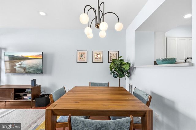 87 FENDALL AVE, Alexandria, VA 22304