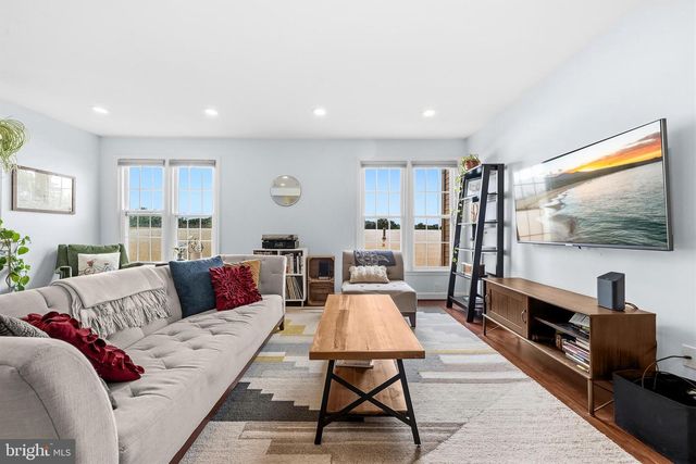 87 FENDALL AVE, Alexandria, VA 22304