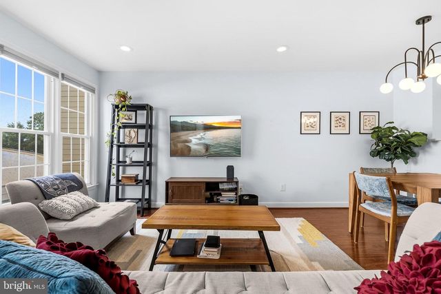 87 FENDALL AVE, Alexandria, VA 22304