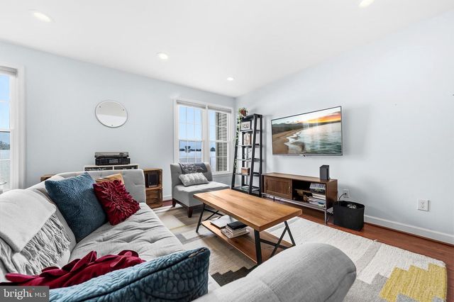87 FENDALL AVE, Alexandria, VA 22304