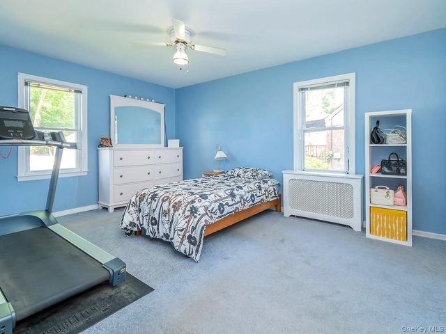 23 Phillips Road, Glen Cove, NY 11542