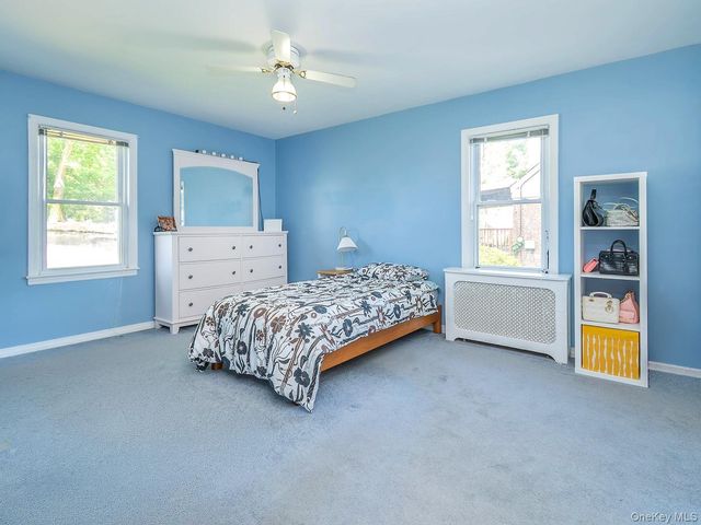23 Phillips Road, Glen Cove, NY 11542