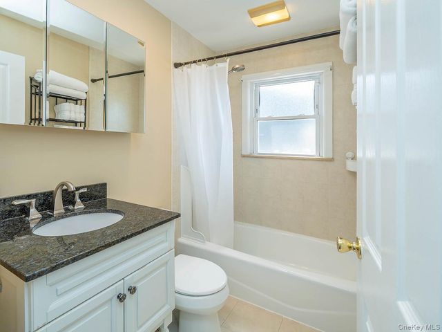 23 Phillips Road, Glen Cove, NY 11542