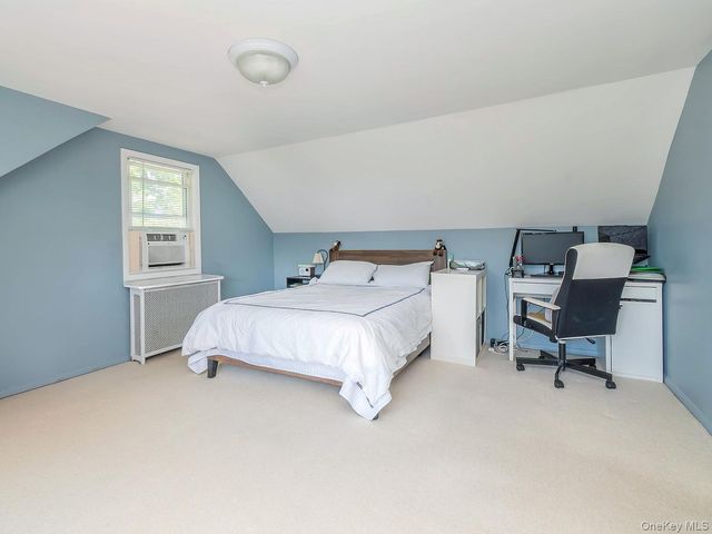 23 Phillips Road, Glen Cove, NY 11542