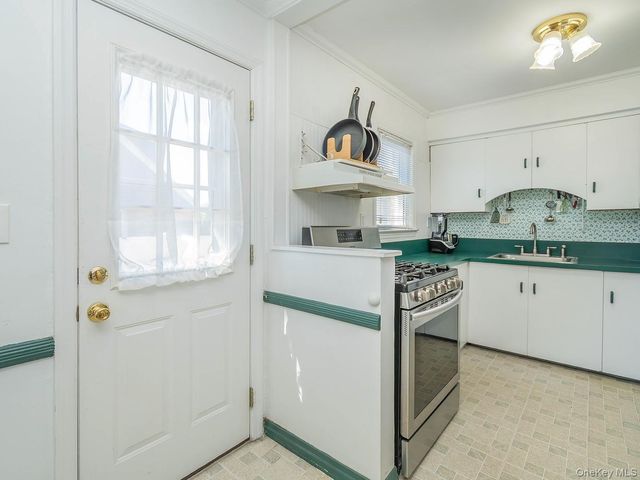 23 Phillips Road, Glen Cove, NY 11542