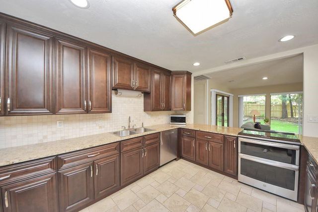 23 Indian Clover Drive, The Woodlands, TX 77381