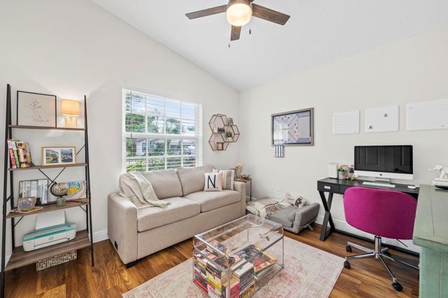 240 NW 40th Avenue, Delray Beach, FL 33445