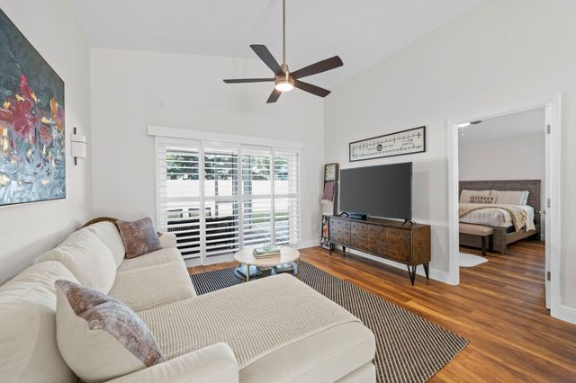 240 NW 40th Avenue, Delray Beach, FL 33445