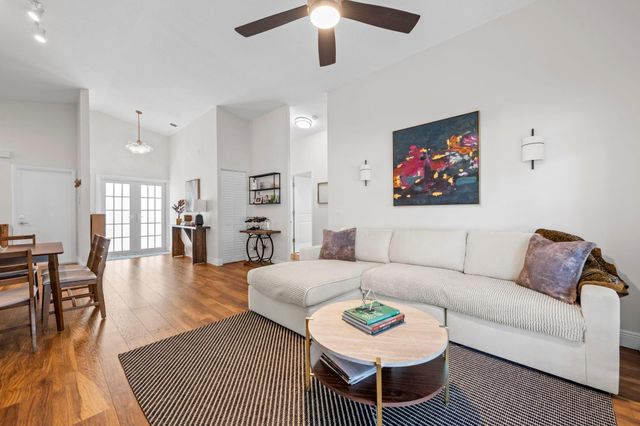 240 NW 40th Avenue, Delray Beach, FL 33445