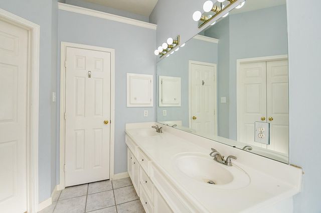 3202 Shadowchase Court, Houston, TX 77082