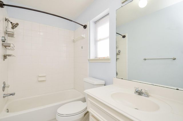 3202 Shadowchase Court, Houston, TX 77082