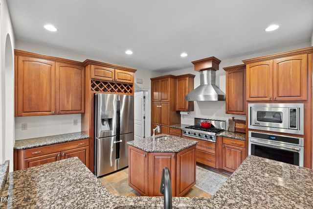 11 Grey Oak Court, Pittsboro, NC 27312