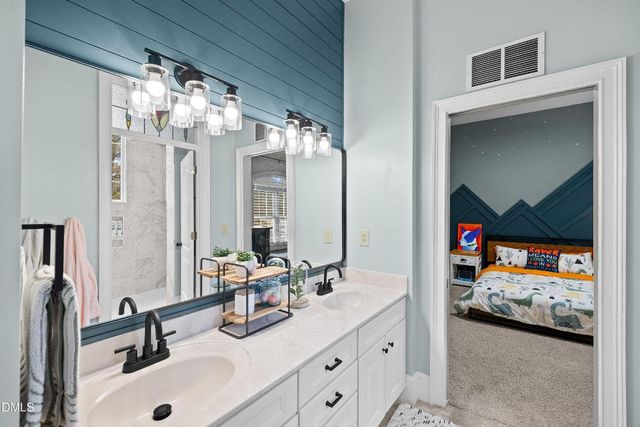 11 Grey Oak Court, Pittsboro, NC 27312