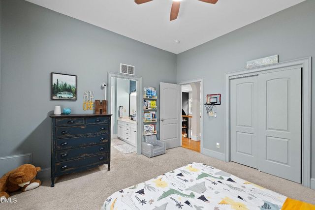 11 Grey Oak Court, Pittsboro, NC 27312