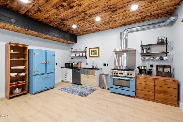 11 Grey Oak Court, Pittsboro, NC 27312