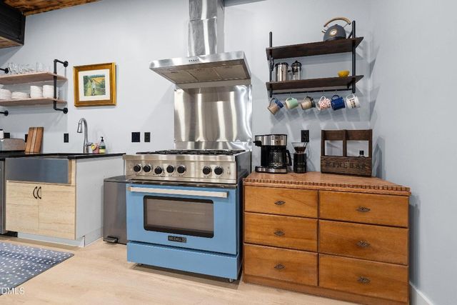 11 Grey Oak Court, Pittsboro, NC 27312