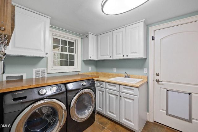 11 Grey Oak Court, Pittsboro, NC 27312