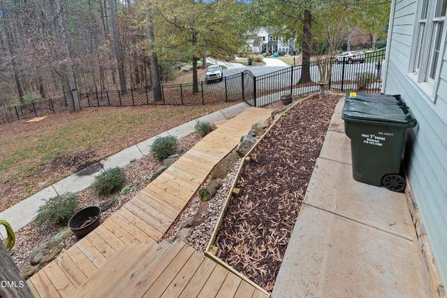 11 Grey Oak Court, Pittsboro, NC 27312