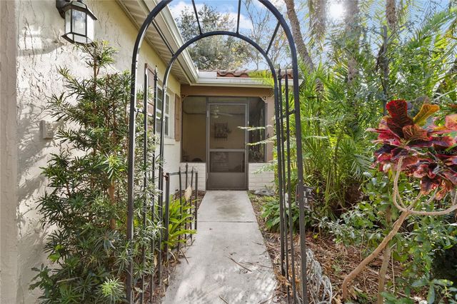 10105 CROWN COURT, Orlando, FL 32821