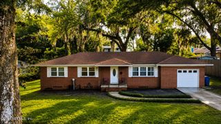 1050 CHAPEAU Road, Jacksonville, FL 32211