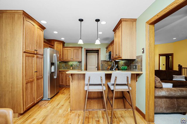 4142 Taneil DR, Manhattan, KS 66502