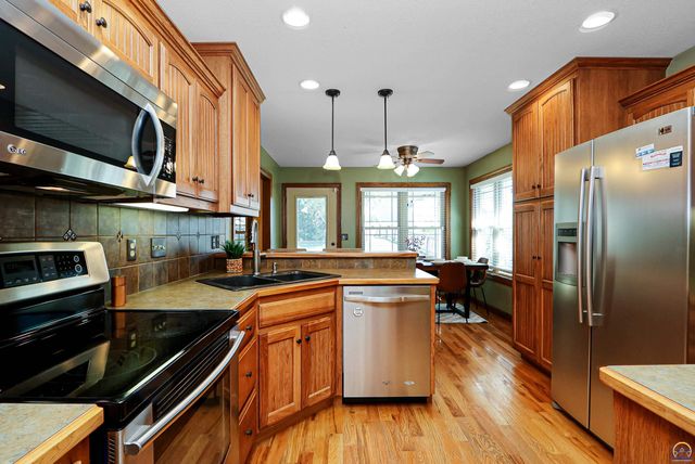 4142 Taneil DR, Manhattan, KS 66502