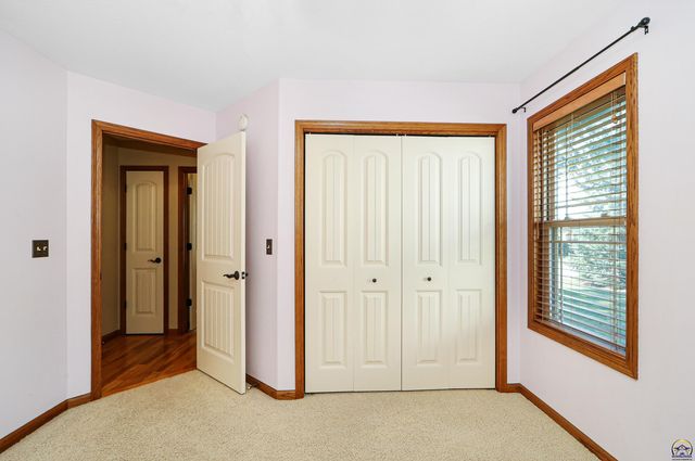 4142 Taneil DR, Manhattan, KS 66502