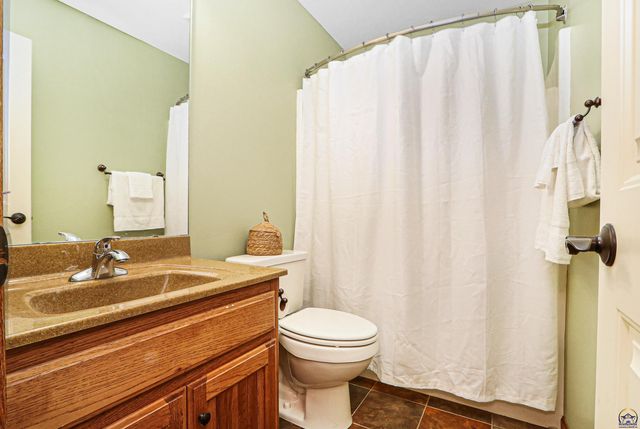 4142 Taneil DR, Manhattan, KS 66502