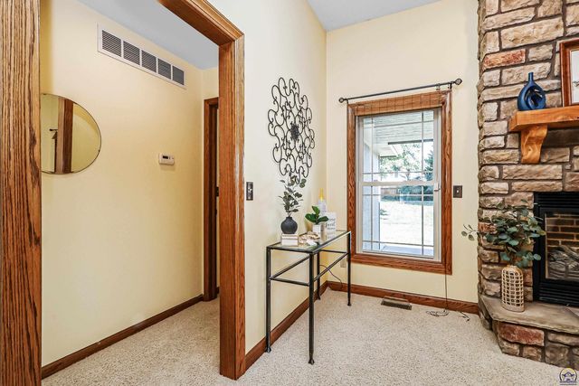 4142 Taneil DR, Manhattan, KS 66502