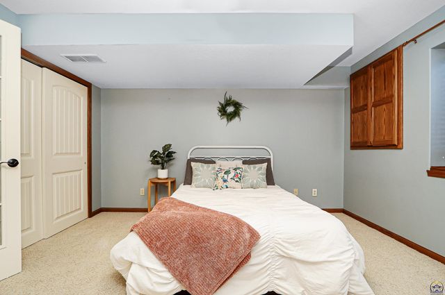 4142 Taneil DR, Manhattan, KS 66502