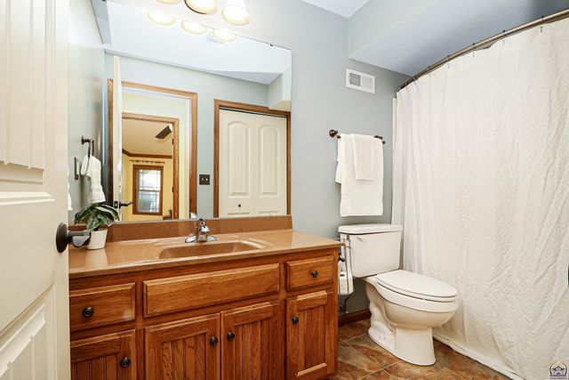 4142 Taneil DR, Manhattan, KS 66502