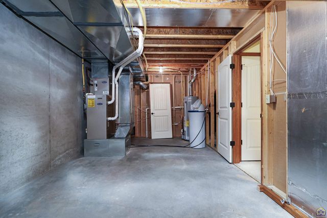 4142 Taneil DR, Manhattan, KS 66502