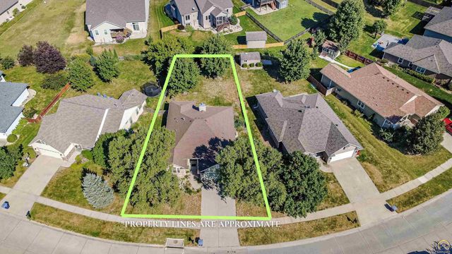 4142 Taneil DR, Manhattan, KS 66502